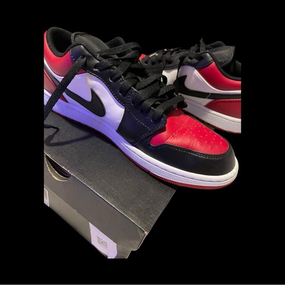 Men’s Jordan 1 Low Bred Toe - Picture 7 of 10